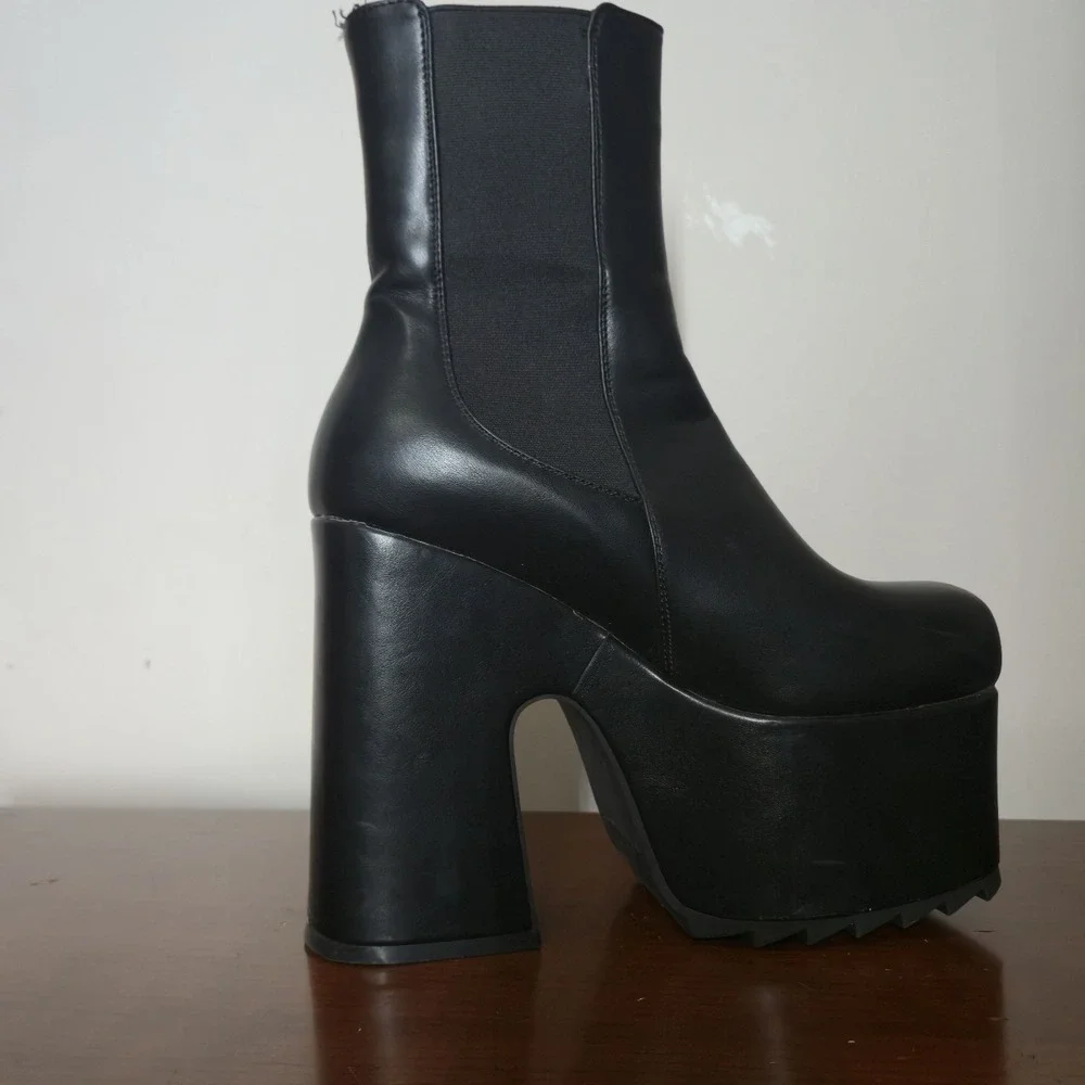 Women's LAMODA Doll Black Platform Slip-on Calf Boots Size 7 Gothic Alternative - Picture 7 of 9